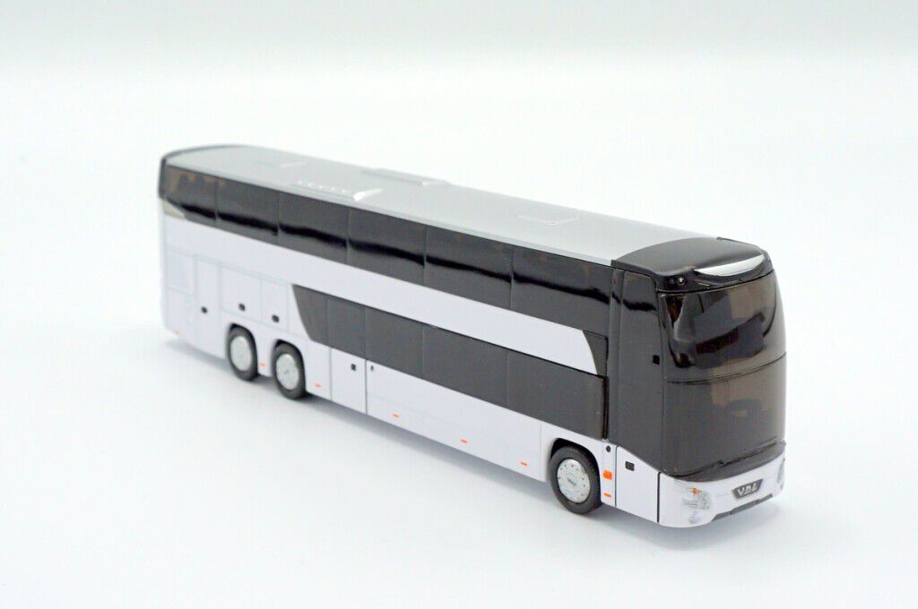 Autocar de couleur blanc VDL futura FC winterthur